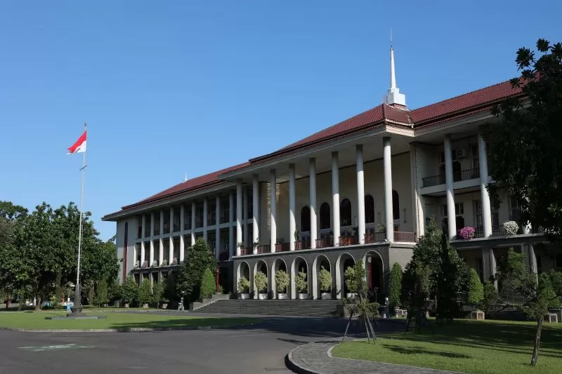 Dalam dinamika pemerintahan modern, kolaborasi antara dunia akademik dan eksekutif menjadi semakin krusial.