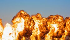 Laut Hitam kembali menjadi sorotan dunia setelah dua kapal tanker minyak meledak dan terbakar secara misterius pada Jumat (28/11/2025).