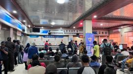 Bayangkan sedang santai di rumah, tiba-tiba ketukan di pintu dari petugas Samsat membawa tagihan pajak kendaraan yang tertunda bertahun-tahun.