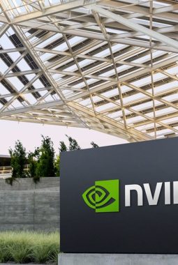 Gelembung AI Menggantung, Tapi Nvidia Masih Melaju Kencang: Apakah Ini Titik Balik atau Jebakan?