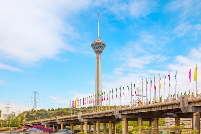 Di tengah gejolak ekonomi Iran yang semakin parah akibat sanksi internasional dan inflasi melonjak, sebuah kasus penipuan investasi raksasa akhirnya mencapai klimaks tragis.