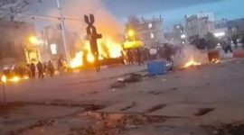 Akhir Desember 2025 hingga awal Januari 2026 menyaksikan gelombang protes besar-besaran di Iran, yang dimotori oleh pedagang dan pemilik toko di pasar tradisional seperti Grand Bazaar Tehran.