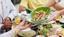 Lebaran telah berlalu, tapi “jejak” hidangan opor, rendang, ketupat, dan kue kering masih terasa di tubuh.