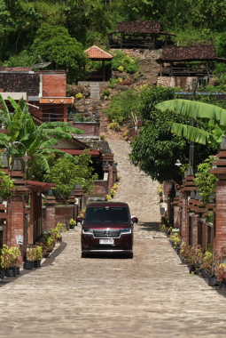 Petualangan Matahari Lambat, Menjelajahi Desa Wotawati dengan Honda Step WGN