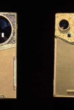 Smartphone Mewah Rp 200 Jutaan Ini Punya Jam Analog Jumbo di Bagian Belakang