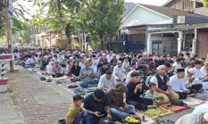 Ribuan Jemaah Muhammadiyah Cengkareng Jalani Shalat Id di Bawah Terik Matahari Pagi
