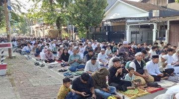 Suasana khidmat dan penuh kekhusyukan menyelimuti pelaksanaan Shalat Idul Fitri 1 Syawal 1447 H di wilayah Cengkareng, Jakarta Barat.