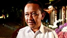 Presiden Prabowo Subianto memberikan instruksi tegas kepada Menteri Energi dan Sumber Daya Mineral (ESDM),