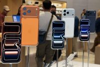 Apple Inc. kembali menunjukkan keseriusannya mempertahankan talenta terbaiknya. Perusahaan asal Cupertino ini dikabarkan memberikan bonus.