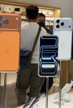 Golden Handcuffs Apple, Bonus Saham hingga Rp6 Miliar untuk Jaga Desainer iPhone dari Godaan OpenAI