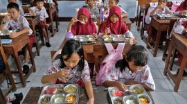 Pemerintah akan melakukan audit menyeluruh terhadap Program Makan Bergizi Gratis (MBG) sebelum melakukan koreksi atau perbaikan signifikan.