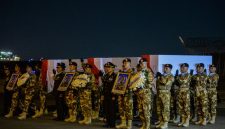 Indonesia kembali berduka mendalam atas gugurnya tiga prajurit Tentara Nasional Indonesia (TNI) yang bertugas dalam misi perdamaian Perserikatan Bangsa-Bangsa (PBB) di Lebanon Selatan.