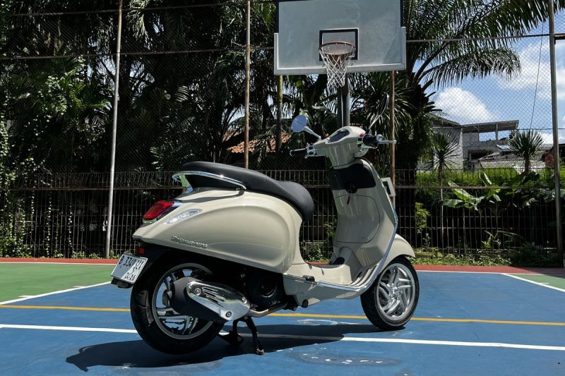 Vespa Primavera 180 terus menjadi salah satu skutik premium paling diminati di Indonesia. Dengan desain klasik yang ikonik.