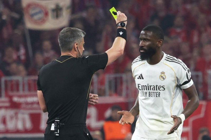 Bayern Munchen berhasil meraih kemenangan dramatis dengan skor 4-3 atas Real Madrid dalam pertandingan leg pertama perempat final Liga.