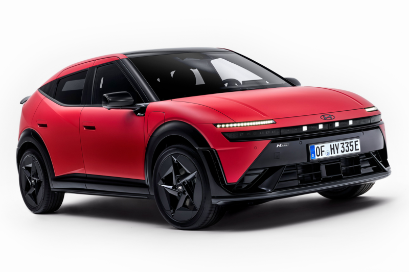 Hyundai resmi memperkenalkan Ioniq 3, anggota baru keluarga mobil listrik murni (BEV) yang mengisi segmen compact hatchback.