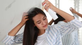 Hairspray merupakan salah satu produk penata rambut yang paling populer dan banyak digunakan, baik oleh wanita maupun pria. Namun,