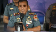 Komando Armada I TNI Angkatan Laut berhasil menggagalkan upaya penyelundupan mineral bernilai miliaran rupiah di perairan Batam.