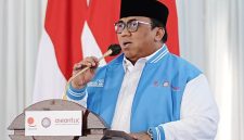 Andi Gani Nena Wea, Presiden Konfederasi Serikat Pekerja Seluruh Indonesia (KSPSI),