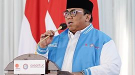 Andi Gani Nena Wea, Presiden Konfederasi Serikat Pekerja Seluruh Indonesia (KSPSI),