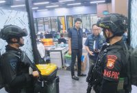 Direktorat Tindak Pidana Umum (Dittipidum) Bareskrim Polri bersama Polda Metro Jaya berhasil membongkar sebuah markas judi online (judol) berskala internasional di kawasan Hayam Wuruk,