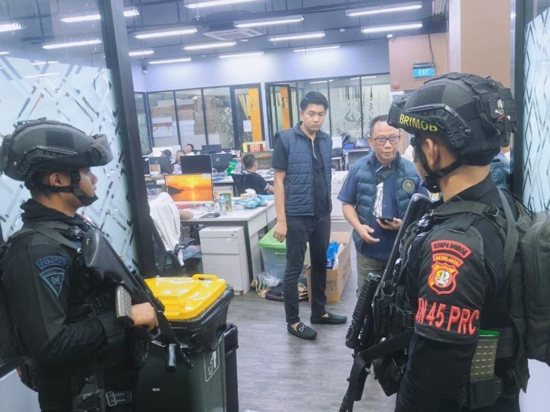 Direktorat Tindak Pidana Umum (Dittipidum) Bareskrim Polri bersama Polda Metro Jaya berhasil membongkar sebuah markas judi online (judol) berskala internasional di kawasan Hayam Wuruk,