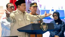 Ekonomi Indonesia bukan dibangun di gedung-gedung tinggi Wall Street atau hiruk-pikuk pasar saham, melainkan di hamparan sawah hijau,