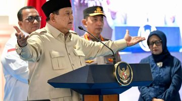 Ekonomi Indonesia bukan dibangun di gedung-gedung tinggi Wall Street atau hiruk-pikuk pasar saham, melainkan di hamparan sawah hijau,