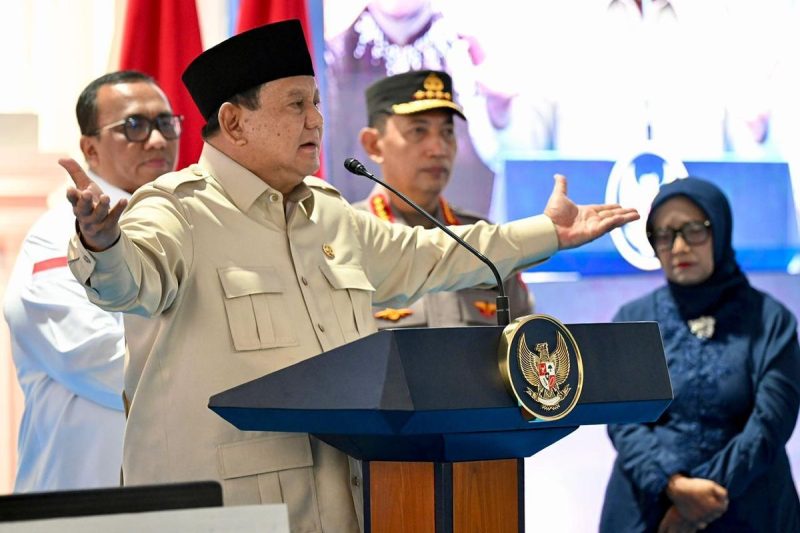 Ekonomi Indonesia bukan dibangun di gedung-gedung tinggi Wall Street atau hiruk-pikuk pasar saham, melainkan di hamparan sawah hijau,