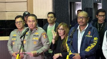 Polri mengungkap fakta menarik di balik penggerebekan markas judi online (judol) internasional di kawasan Hayam Wuruk,