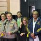 Polri mengungkap fakta menarik di balik penggerebekan markas judi online (judol) internasional di kawasan Hayam Wuruk,