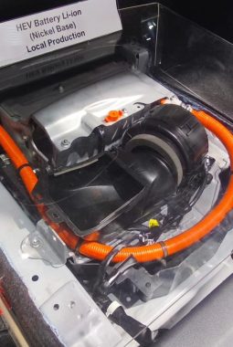 Macet dan Cuaca Panas, Ancaman Serius bagi Baterai Mobil Hybrid dan Electric Vehicle