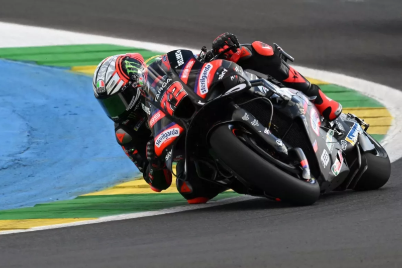 Pembalap Aprilia Racing, Marco Bezzecchi, resmi mendapat hukuman berat dari steward MotoGP. Pembalap asal Italia tersebut dilarang tampil.