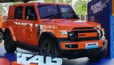 iCAR V23 merupakan SUV listrik bergaya boxy yang sedang naik daun di Indonesia. Dengan desain retro-modern, kemampuan off-road yang mumpuni,