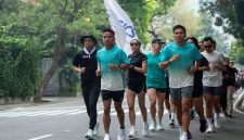 Dalam beberapa tahun terakhir, lari telah berkembang dari sekadar olahraga menjadi sebuah gaya hidup yang digandrungi banyak orang.