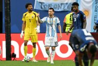 Timnas Argentina berhasil melaju ke babak 16 besar setelah mengalahkan Cape Verde dengan skor 3-2 dalam pertandingan dramatis yang harus ditentukan lewat extra time.