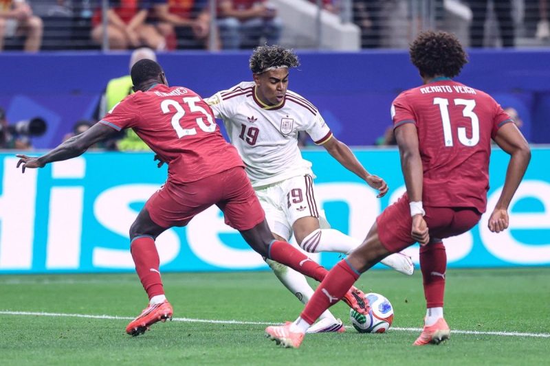 Pada babak 16 besar Piala Dunia 2026, pertarungan sengit antara dua raksasa Eropa berakhir dengan kemenangan tipis Spanyol atas Portugal.