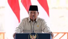 Presiden Prabowo Subianto kembali menyampaikan pesan tegas kepada seluruh pejabat dan aparat negara. Dalam beberapa kesempatan,