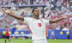 Bellingham Cetak Rekor Baru, Jadi Pahlawan Inggris di Panggung Internasional
