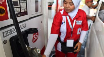 Pemerintah Indonesia melalui Kementerian Energi dan Sumber Daya Mineral (ESDM) serta Pertamina menetapkan target ambisius untuk memperluas penggunaan bahan bakar ramah lingkungan.