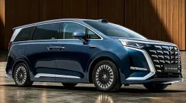 Denza resmi meluncurkan varian baru D9 PHEV yang lebih terjangkau di Indonesia. Langkah ini dilakukan untuk menarik lebih banyak konsumen yang menginginkan mobil listrik mewah dengan harga yang lebih ramah kantong.