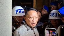 Kasus kepemilikan emas seberat 74 kilogram masih menjadi teka-teki yang menarik perhatian publik.
