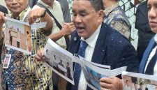 Pengacara kondang Hotman Paris Hutapea angkat bicara soal kasus yang menimpa Febrie Adriansyah,