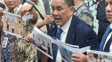 Pengacara kondang Hotman Paris Hutapea angkat bicara soal kasus yang menimpa Febrie Adriansyah,