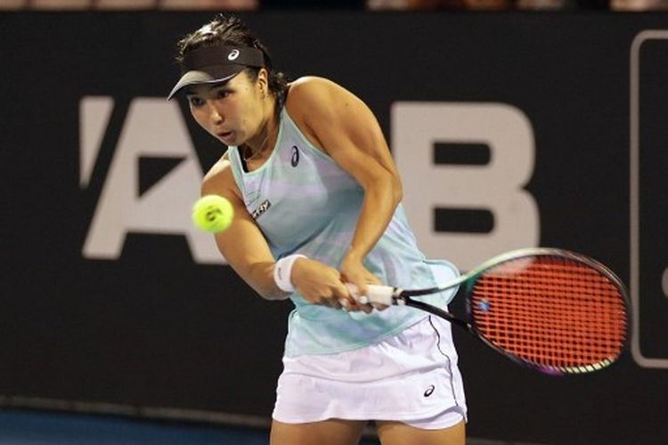 Petenis Indonesia Aldila Sutjiadi kembali menorehkan prestasi gemilang di tur dunia. Berpasangan dengan Erin Routliffe (Selandia Baru),
