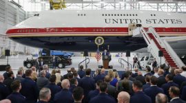 Presiden Amerika Serikat Donald Trump dikonfirmasi secara diam-diam berpindah pesawat saat meninggalkan Turki pada 8 Juli 2026,