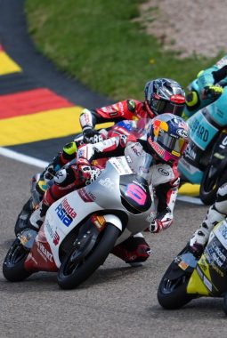 Veda Ega Pratama Bertahan di Posisi Keenam Klasemen Moto3 2026 Usai GP Inggris