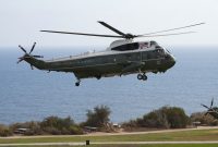 Helikopter kepresidenan Amerika Serikat Marine One yang membawa Presiden Donald Trump sempat berada terlalu dekat dengan sebuah pesawat penumpang yang baru lepas landas dari Bandara Nasional Ronald Reagan,