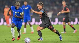 Kekalahan telak 0-3 AC Milan dari Chelsea di Stadion Gelora Bung Karno, Jakarta, pada Sabtu (8/8/2026), menjadi sorotan media Italia.
