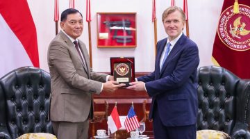 Menteri Pertahanan RI Sjafrie Sjamsoeddin menerima kunjungan US Under Secretary of War for Policy, Elbridge A. Colby,