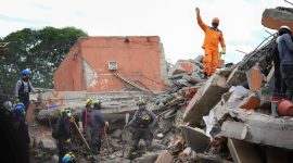 Badan Nasional Penanggulangan Bencana (BNPB) memastikan satu orang meninggal dunia akibat gempa magnitudo 7,7 yang mengguncang wilayah Flores,